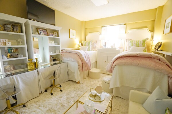 Baby blue best sale dorm decor